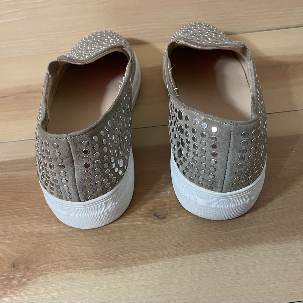 Vince Camuto Kindra Slip-On Sneakers Women’s 8M Beige Studded Flats Casual - Picture 8 of 14